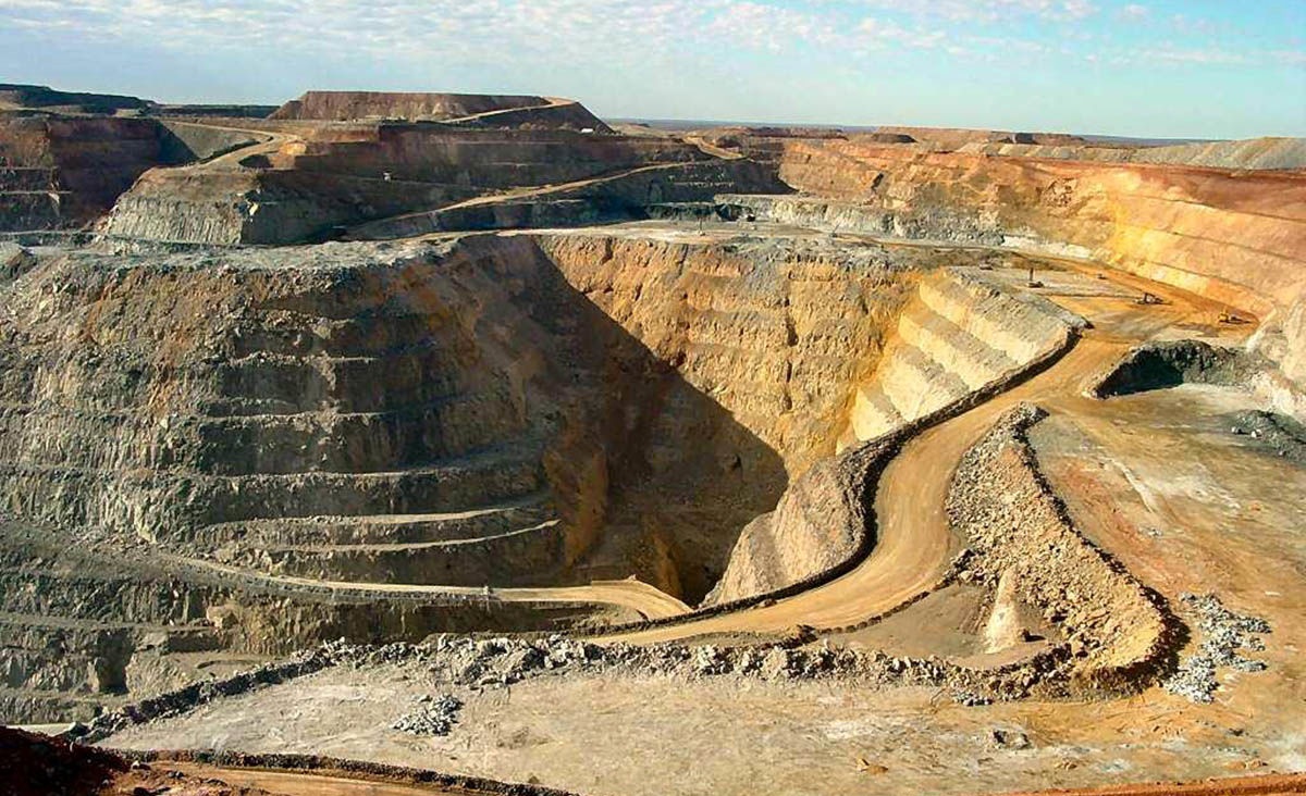 معدن سرب و روی انگوران